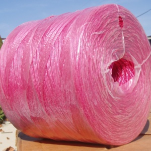 POLY-CTRED: 1250' RED POLY CHRISTMAS TREE TWINE